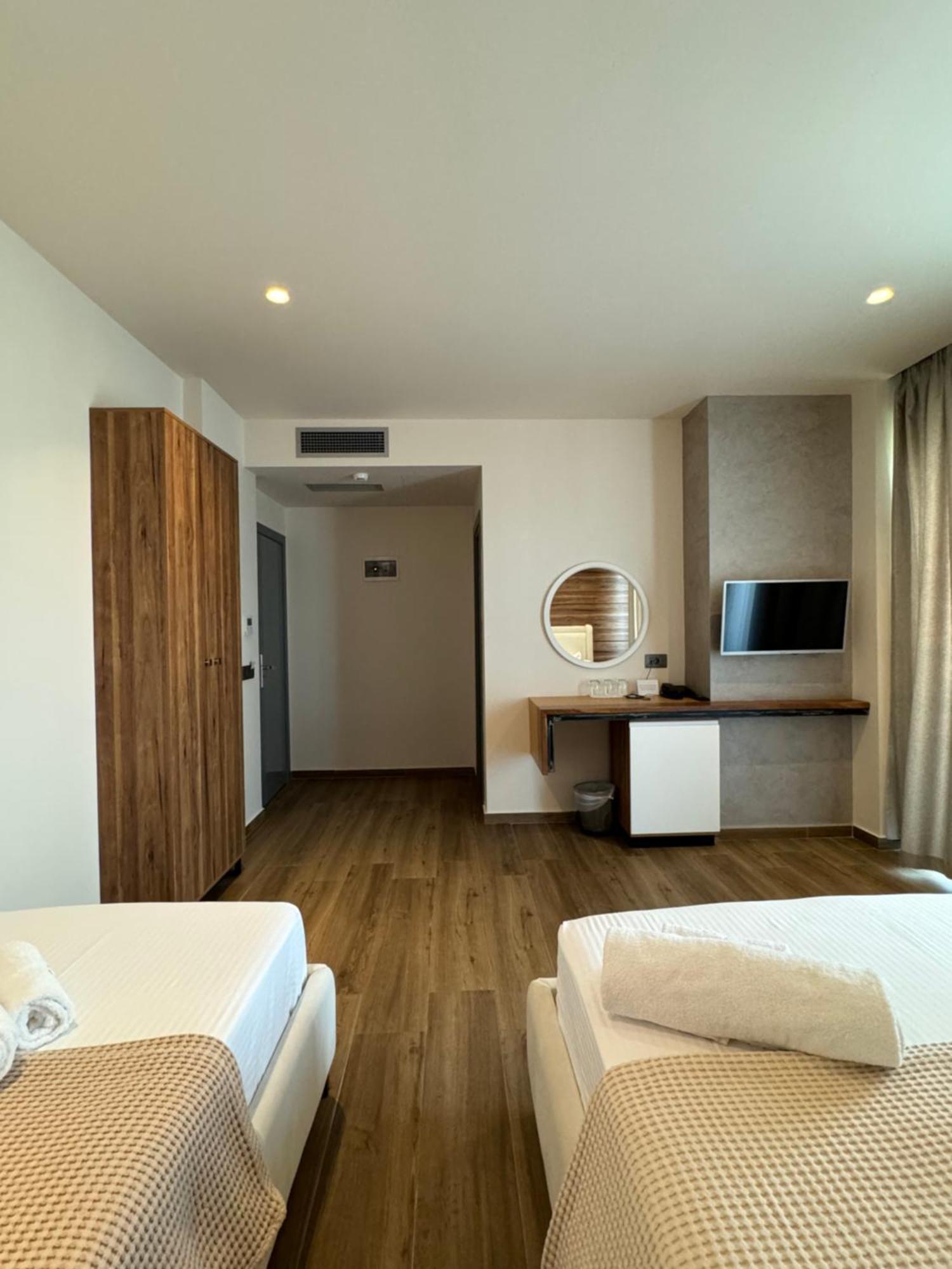 Utopia 4*